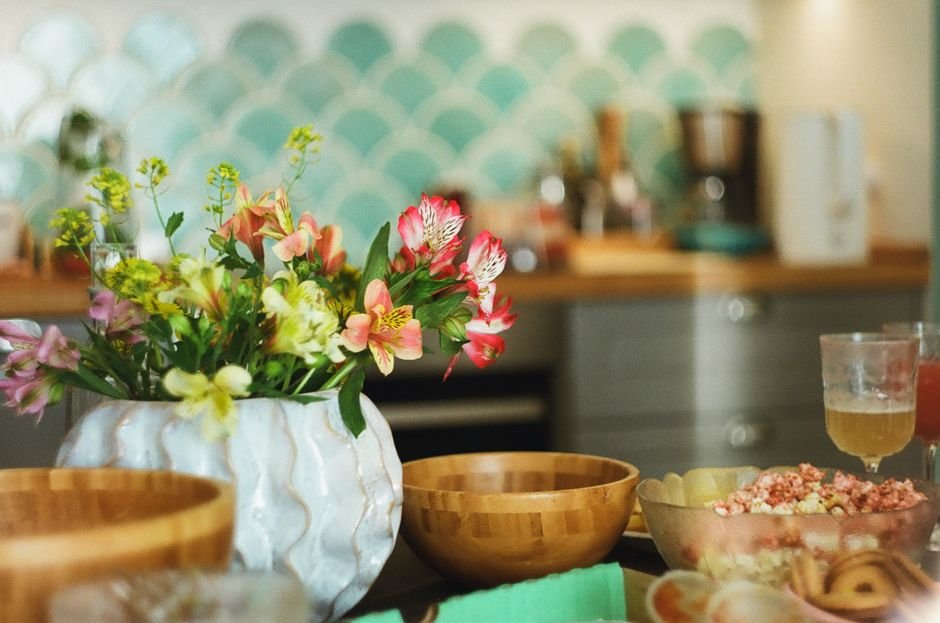 kitchen table flowers
